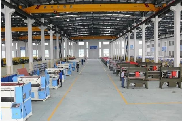 Automatic Receding Head Hydraulic Cutting Machine for Packaging